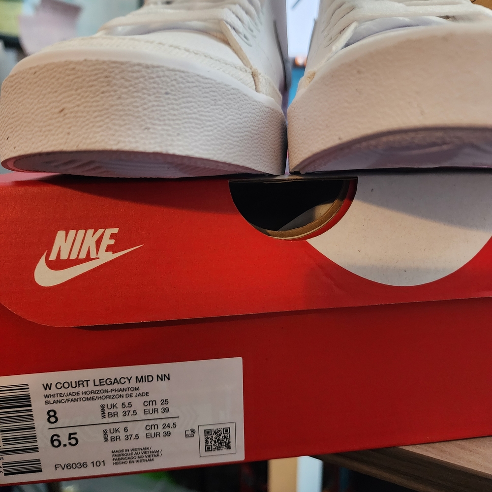 Brand New Size 8 Kids 6.5 Nike White Court Legacy Mid Shoes White